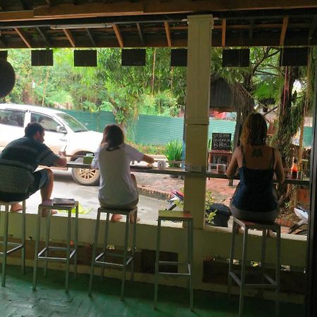 Y Not Laos Hostel Luang Prabang Extérieur photo
