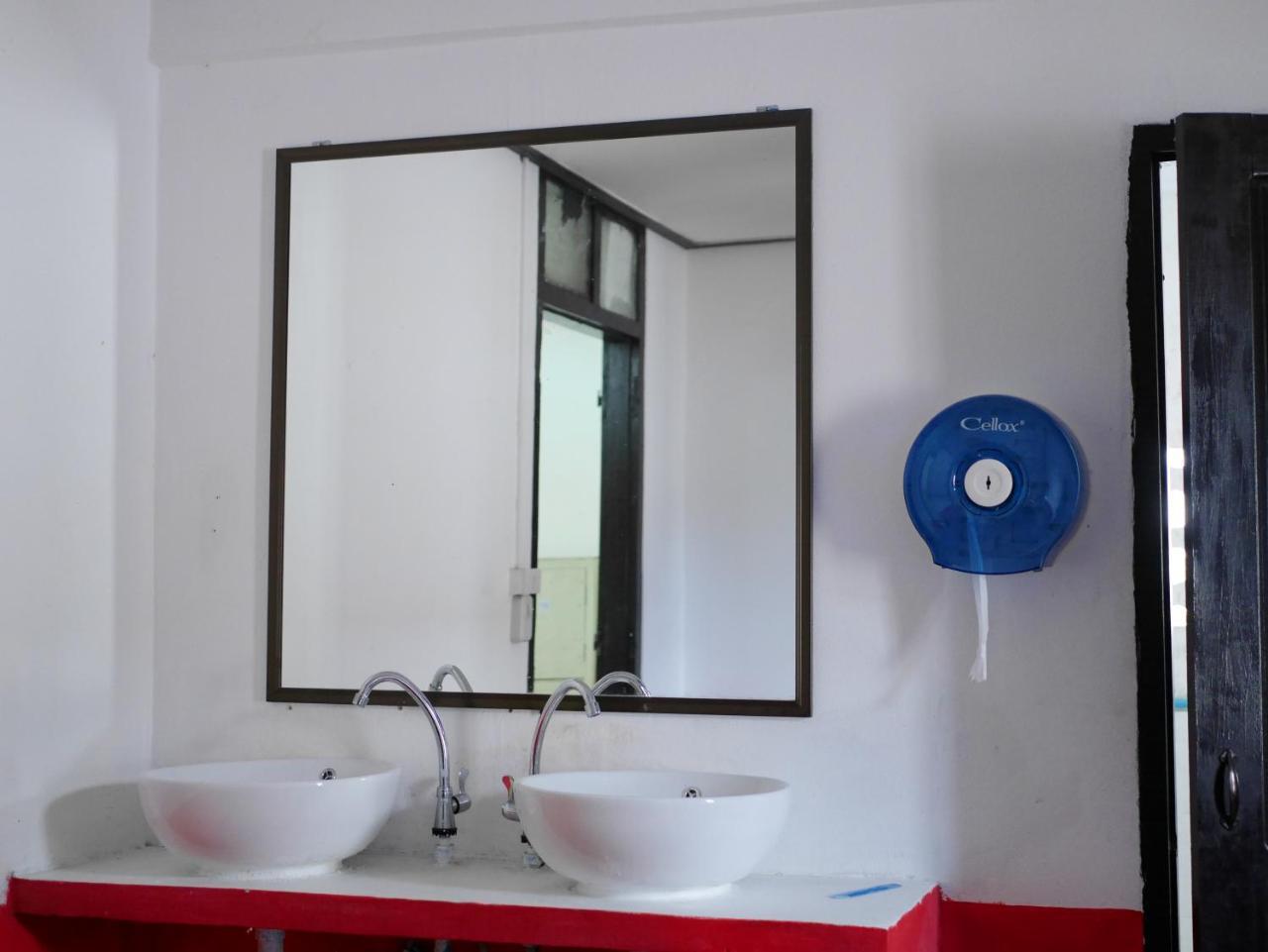 Y Not Laos Hostel Luang Prabang Extérieur photo