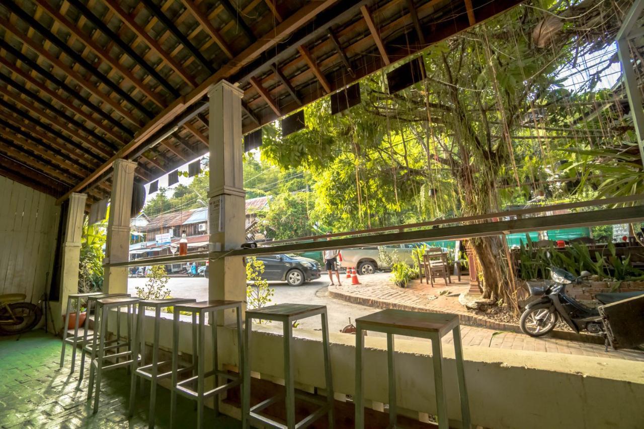 Y Not Laos Hostel Luang Prabang Extérieur photo